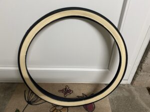 Weisswandpneu 24 Zoll Deli